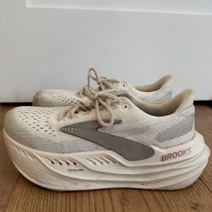Brooks Women's White Athletic Shoes